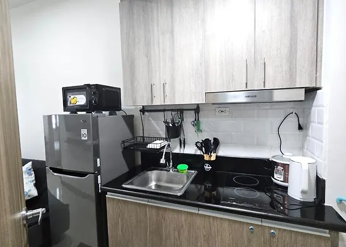 Coast Residences - 1 Bedroom With Balcony Near Picc, Wtc, Star & Moa * Manila
